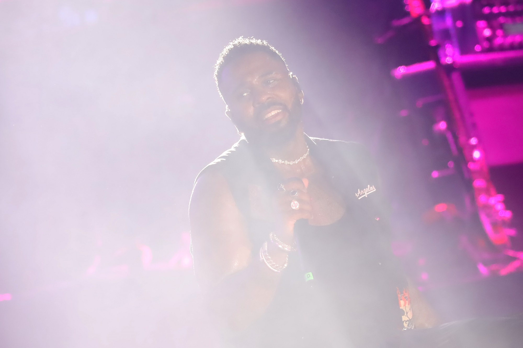 İstanbul’da Jason Derulo Rüzgarı Sahne Şovuyla İzleyenleri Büyüledi