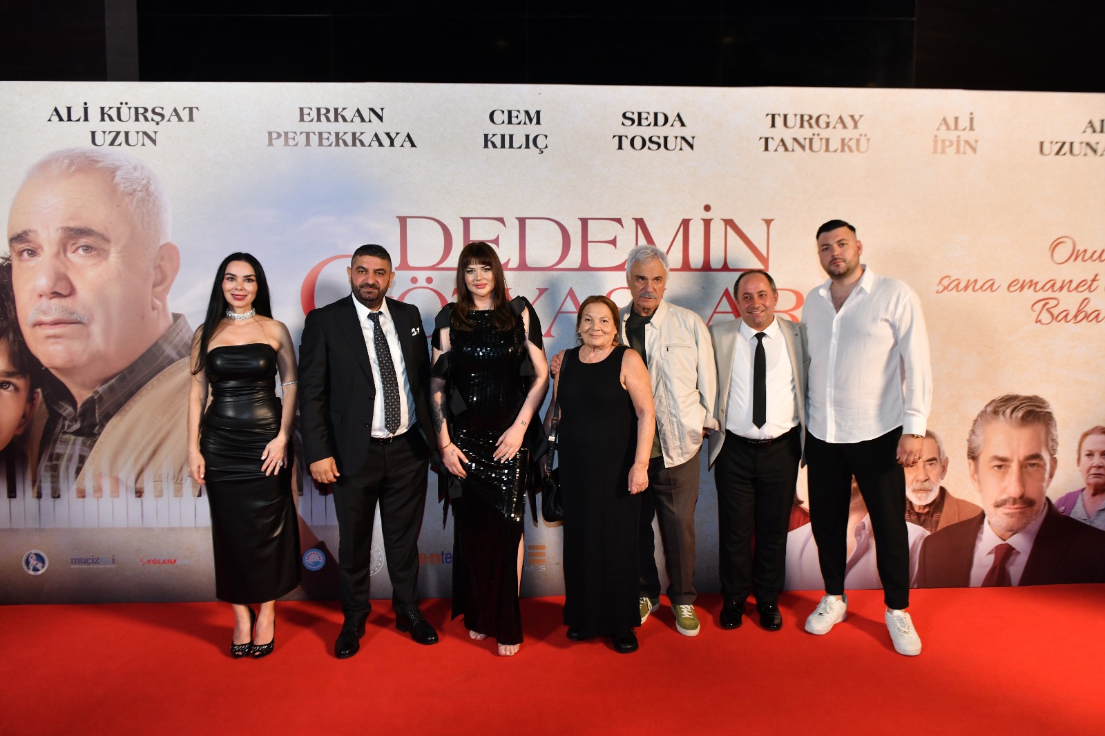 “Dedemin Gözyaşları” Filmi 2.Haftada’da Gişede Liderliğini Sürdürüyor